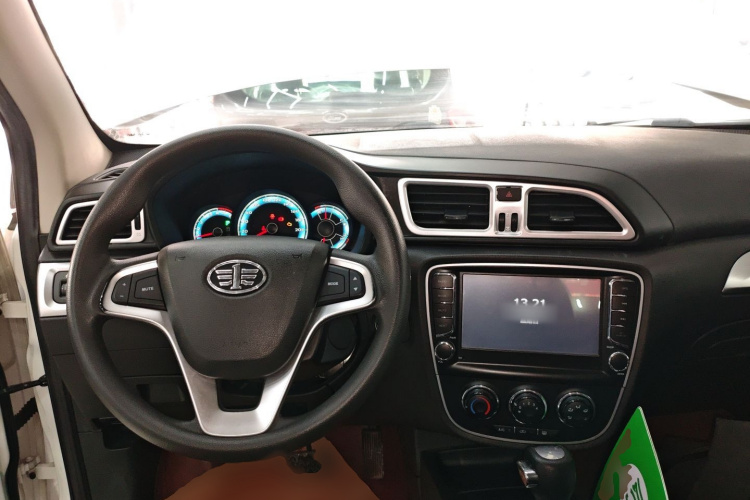 一汽 骏派D60 2015款 1.8L 自动舒适型中控内饰7002