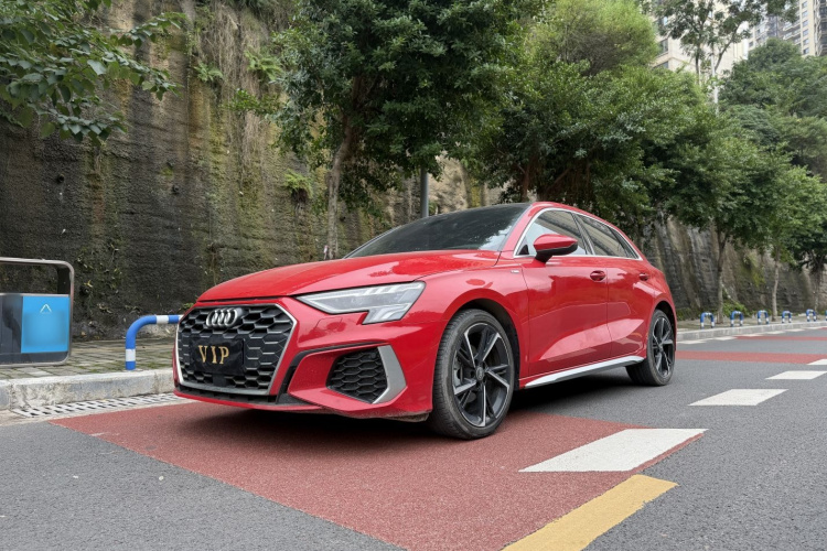 奥迪A3 2021款 Sportback 35 TFSI 时尚运动型车身外观1