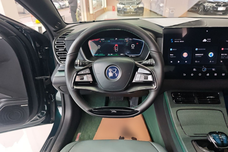 比亚迪 汉 2022款 EV 610KM四驱千山翠限量版中控内饰13