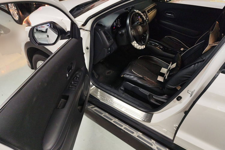 本田 缤智 2015款 1.5L CVT两驱舒适型中控内饰7003