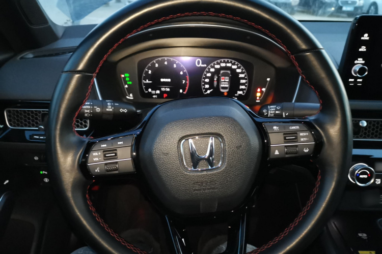 本田 思域 2022款 240TURBO CVT燃擎版中控内饰13