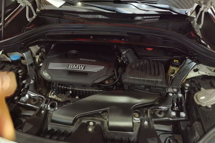 宝马X1 2020款 sDrive20Li 尊享型机舱底盘24