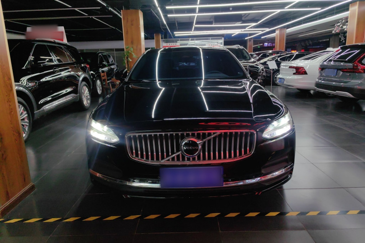 沃尔沃S90 2023款 B5 智逸豪华版车身外观2