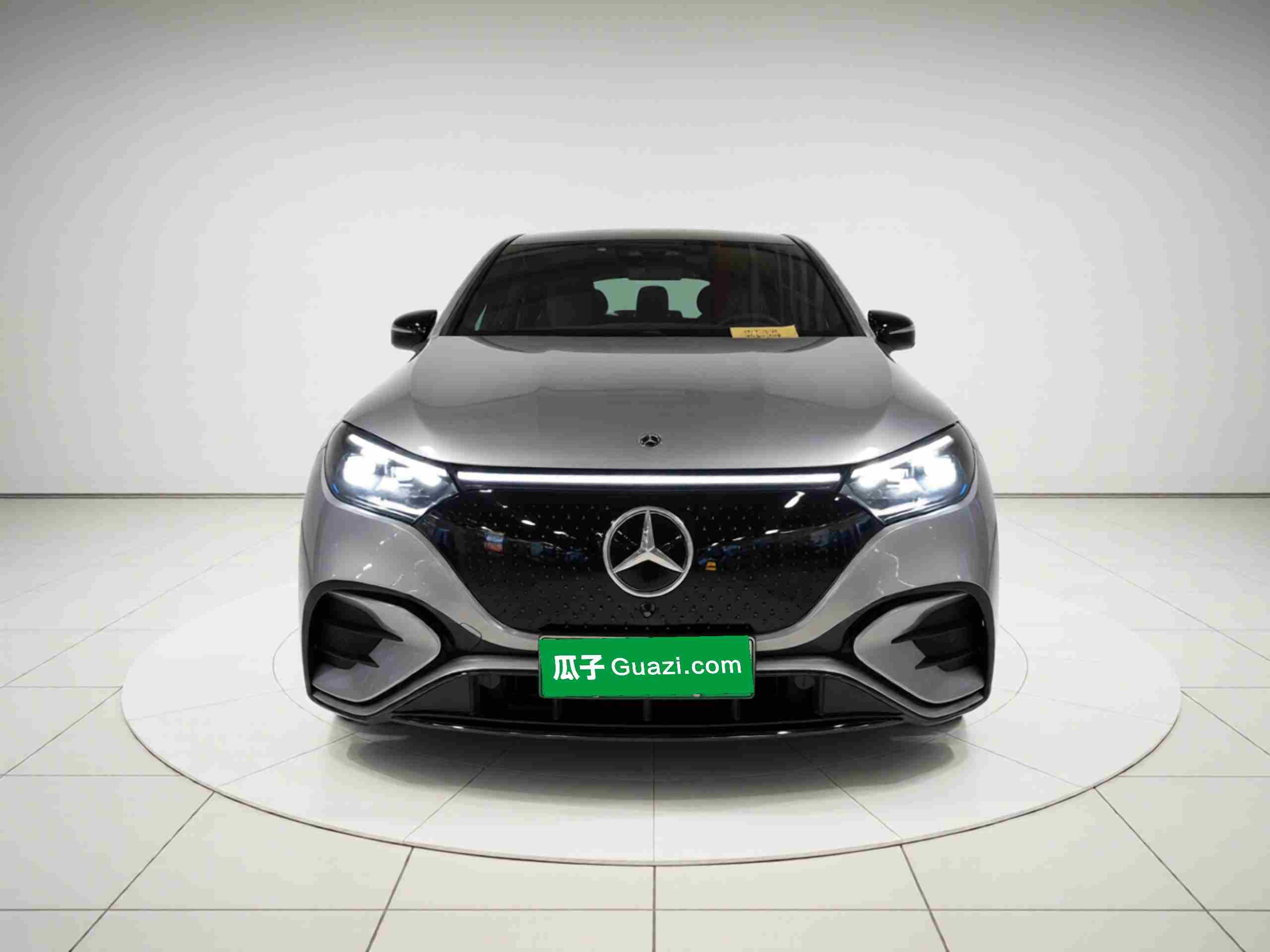 广州二手奔驰EQE SUV 2023款：开两年还能卖多少钱？