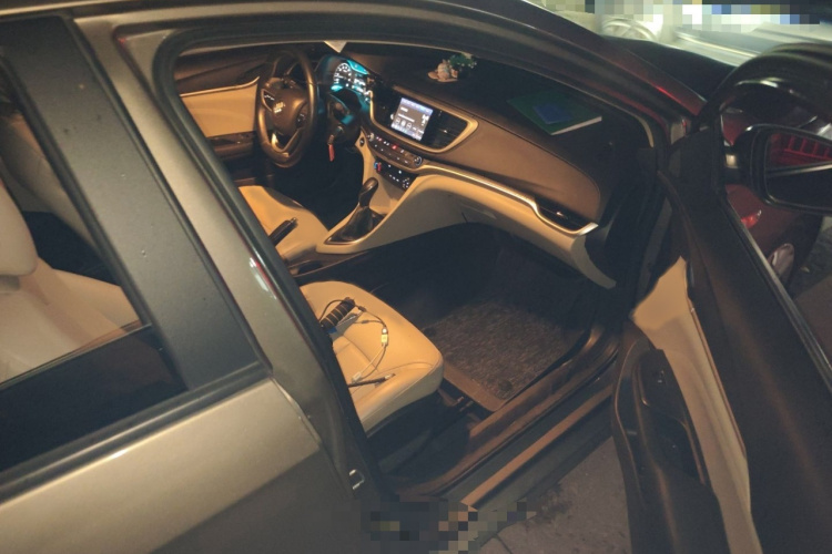 别克 英朗 2021款 改款 典范 1.5L 自动精英型局部细节9005