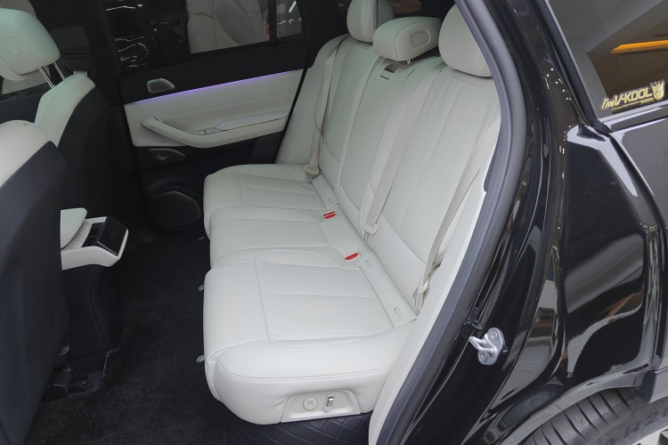 蔚来ES7 2022款 75kWh中控内饰7004