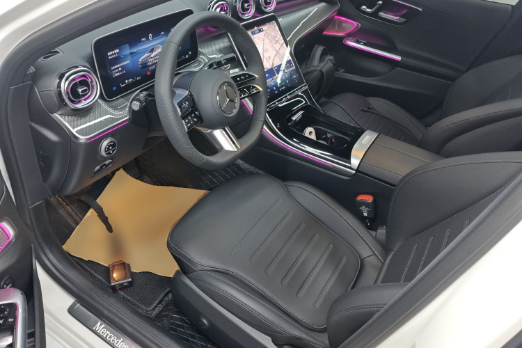 奔驰C级 2025款 改款 C 260 L 运动版局部细节19