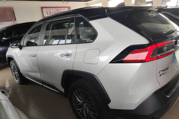 丰田 威兰达 2023款 双擎 2.5L E-CVT四驱尊贵版车身外观4