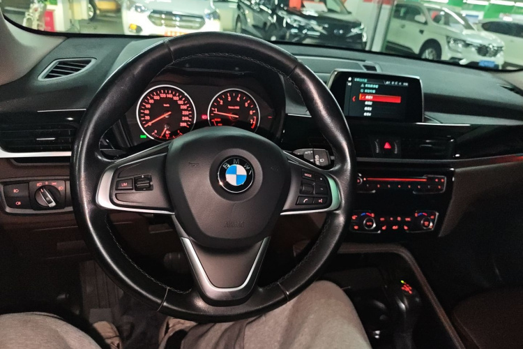 宝马X1 2018款 xDrive20Li 尊享型中控内饰12