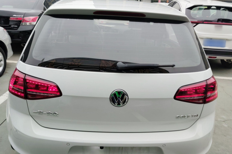 大众 高尔夫 2015款 1.4TSI 自动舒适型车身外观6