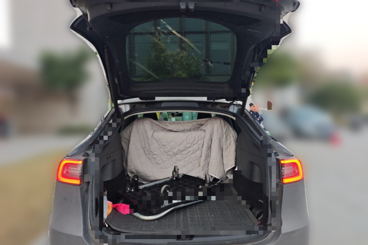 特斯拉 Model Y 2021款 长续航全轮驱动版中控内饰23