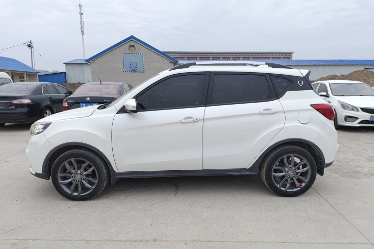 陆风X2 2017款 1.6L 手动锋锐版车身外观4