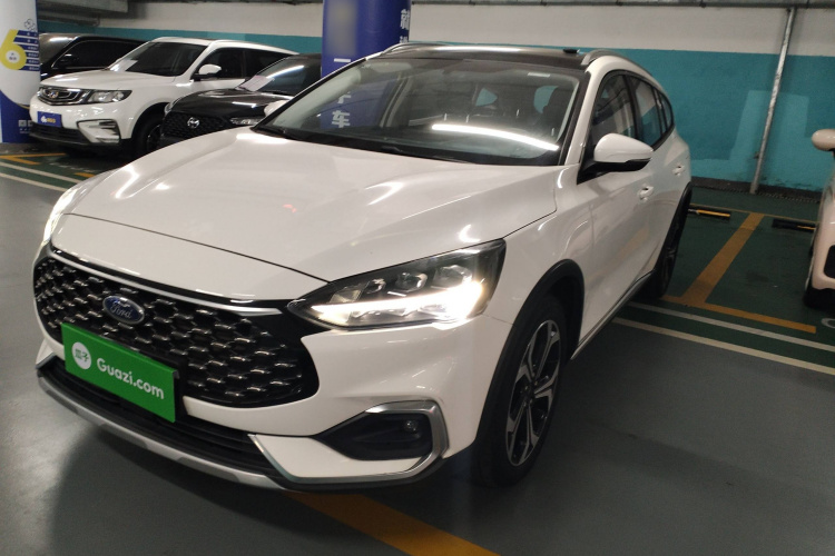 福特 福克斯 2021款 猎装版 EcoBoost 180 自动猎潮型车身外观1