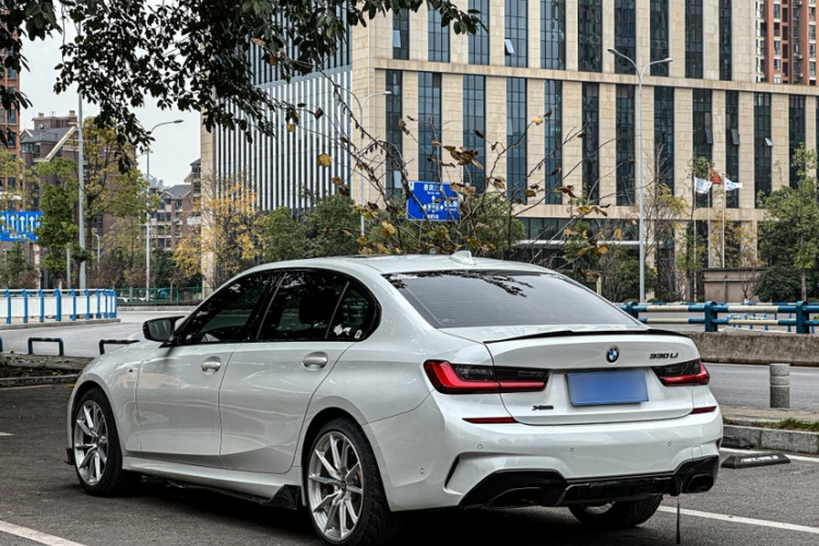 宝马3系 2020款 330Li xDrive M运动曜夜套装车身外观6008