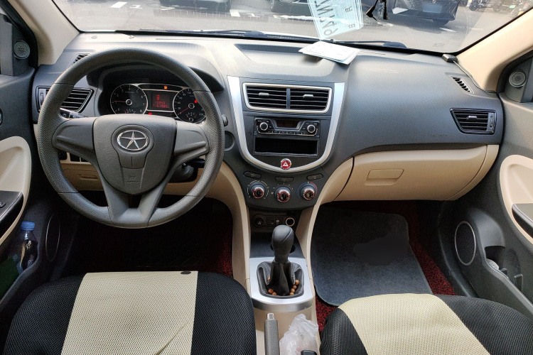 江汽集团 和悦A30 2013款 1.5L 手动舒适型 国IV中控内饰12