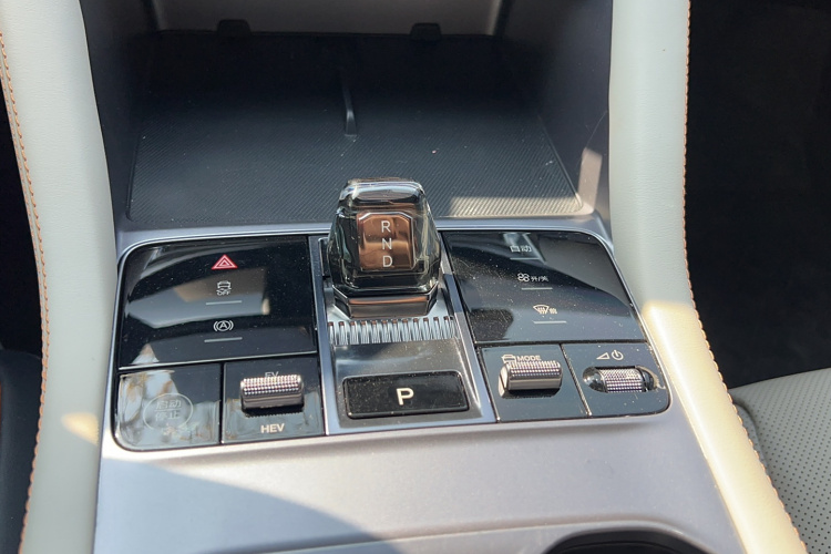 比亚迪 宋PLUS新能源 2023款 冠军版 DM-i 110KM 旗舰PLUS局部细节18