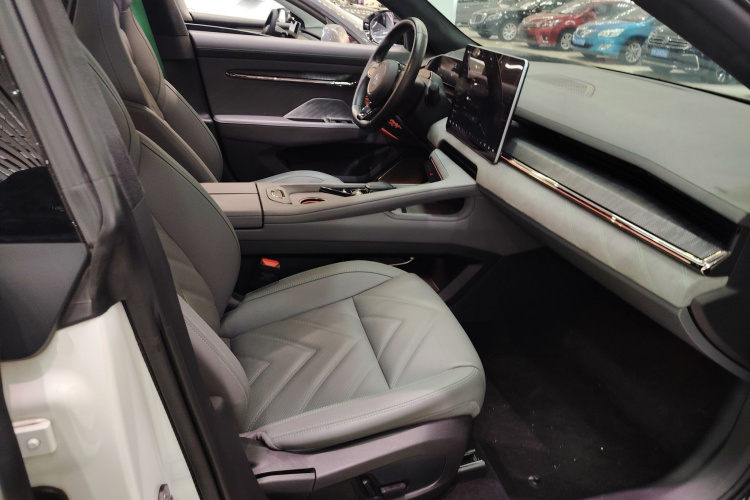 极氪001 2021款 长续航双电机 WE版局部细节41