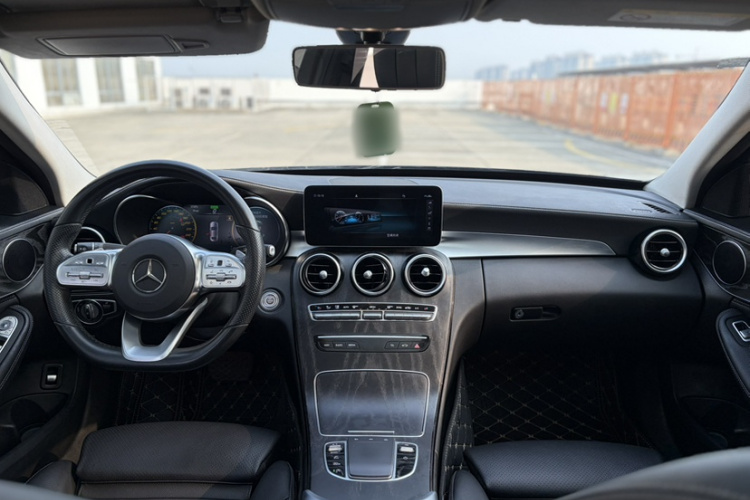 奔驰C级 2020款 C 260 L 运动版中控内饰7006