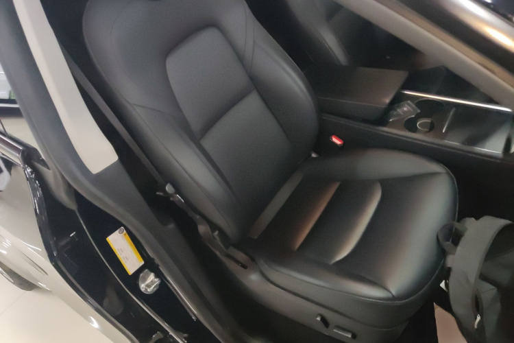 特斯拉 Model Y 2022款 改款 后轮驱动版局部细节41