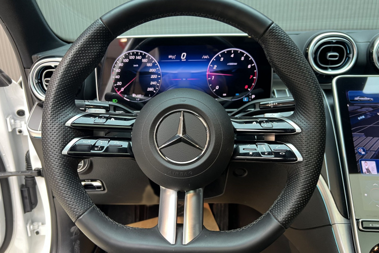奔驰C级 2025款 C 260 L 皓夜运动版中控内饰7002