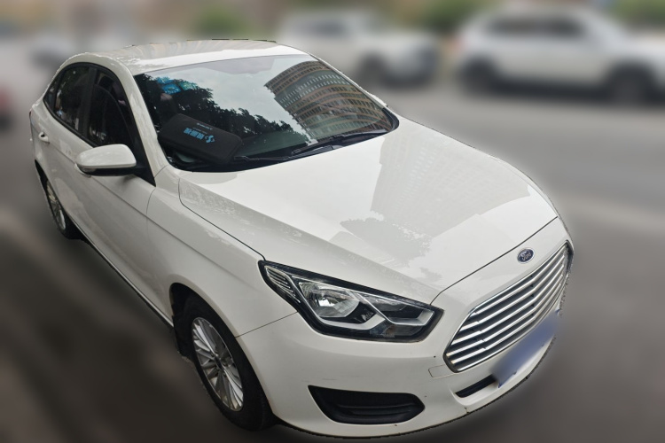 福特 福睿斯 2017款 改款 1.5L 自动舒适型车身外观3