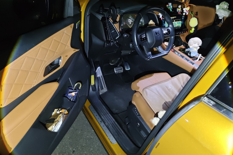 DS 7 2018款 45THP 里沃利先锋版中控内饰7003
