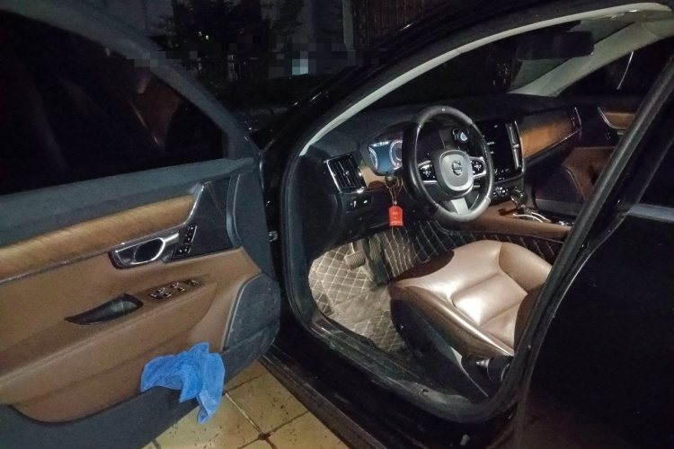 沃尔沃S90 2019款 T5 智远版中控内饰7003