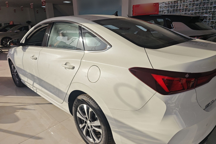 长安 逸动 2025款 PLUS 1.4T 双离合高能版车身外观6005