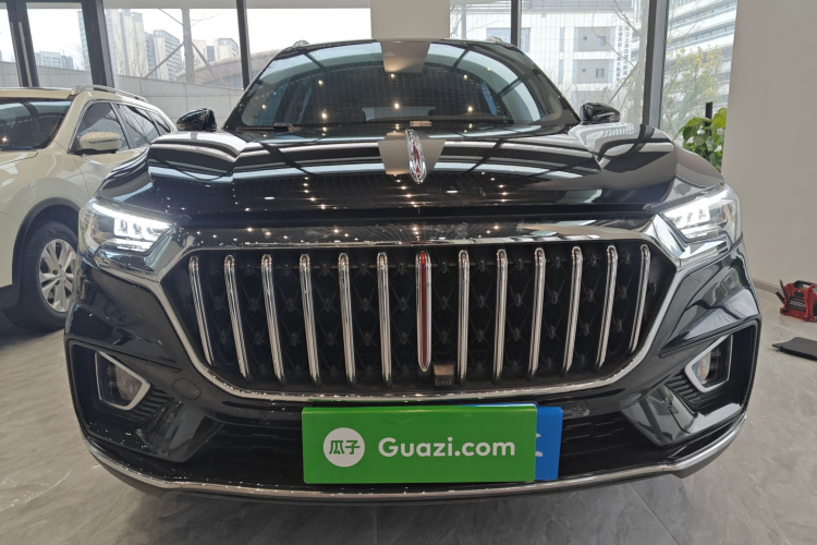 红旗HS5 2022款 改款 2.0T 智联旗享版车身外观2