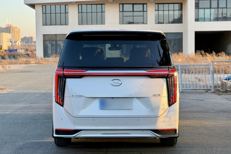 广汽传祺 传祺M8 2024款 大师系列 400T 至尊版车身外观6001