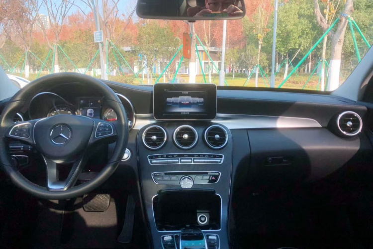 奔驰C级 2018款 C 200 L 运动版中控内饰7005
