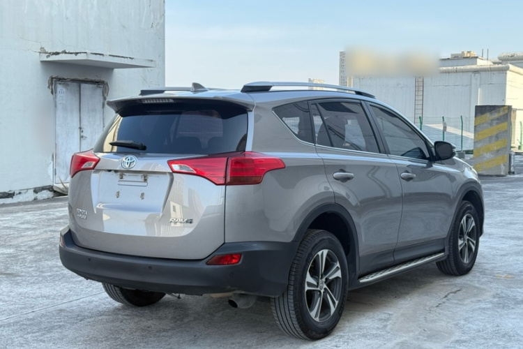丰田 RAV4荣放 2015款 2.0L CVT两驱风尚版车身外观6003