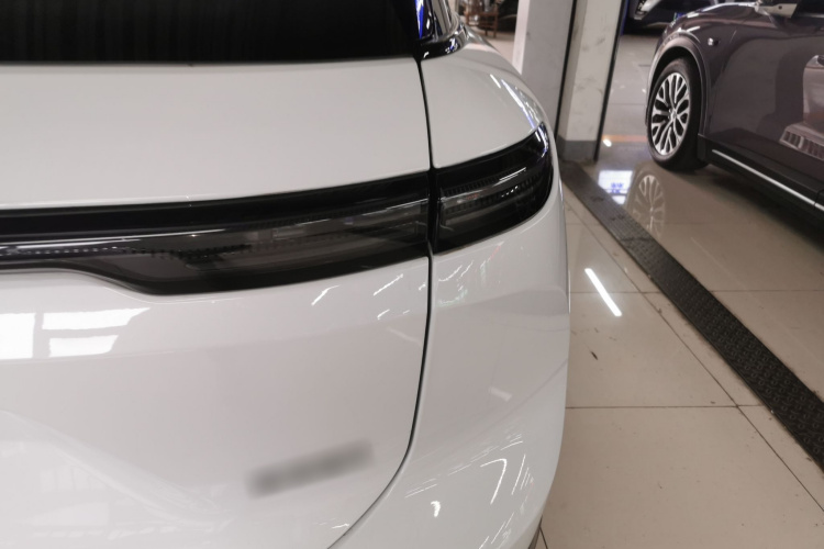 蔚来ES6 2023款 75kWh车身外观9