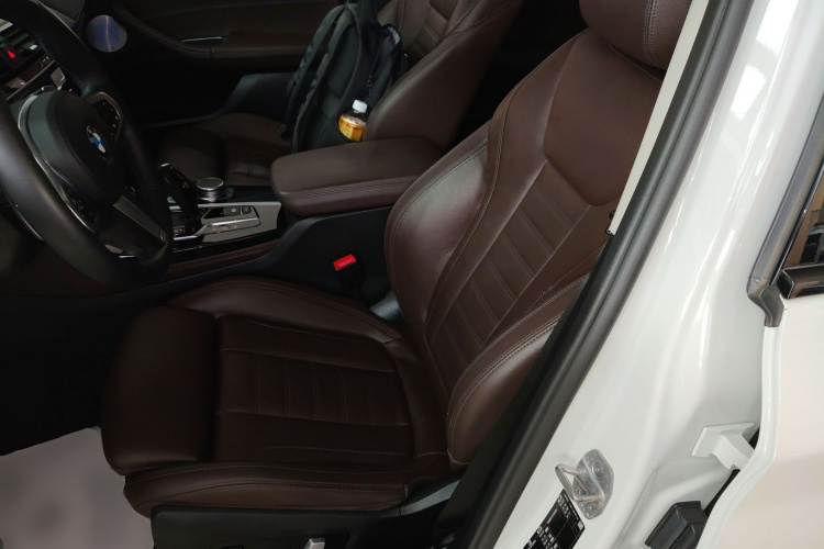 宝马X4 2021款 xDrive 25i M运动套装中控内饰19