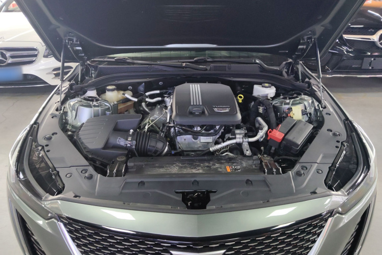 凯迪拉克CT5 2022款 28T 豪华型（标准版）机舱底盘24