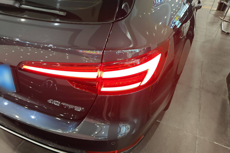 奥迪A4(进口) 2020款 Avant 先锋派 40 TFSI 时尚动感型车身外观6006