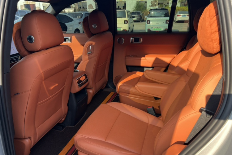 理想汽车 理想L8 2023款 Pro中控内饰7006