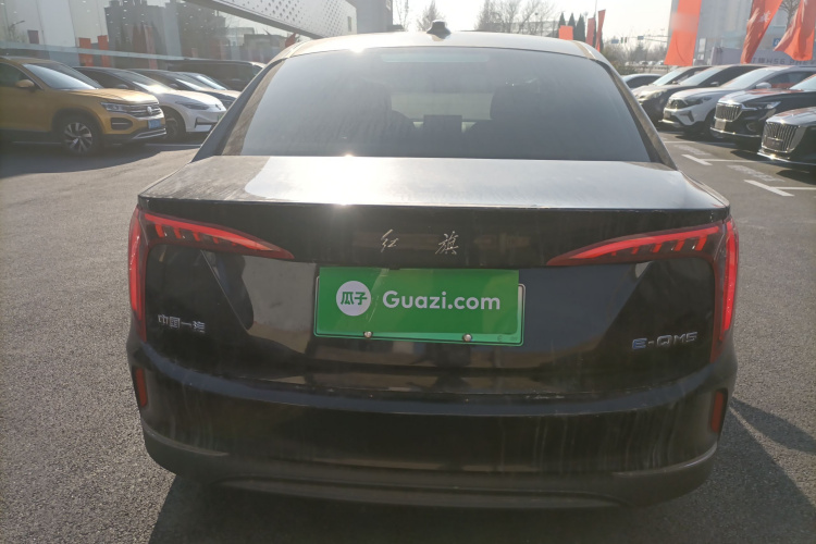 红旗E-QM5 2022款 431km 充电乐享版车身外观6