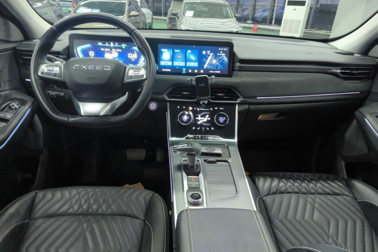 星途凌云 2023款 400T 两驱星尊版中控内饰12