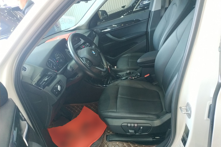 宝马X1 2018款 sDrive20Li 领先型中控内饰19