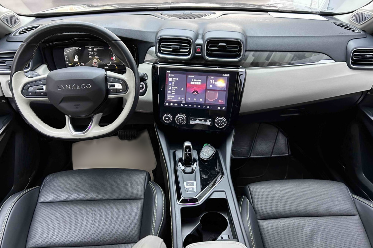 领克02 2022款 1.5TD DCT耀Pro中控内饰7005