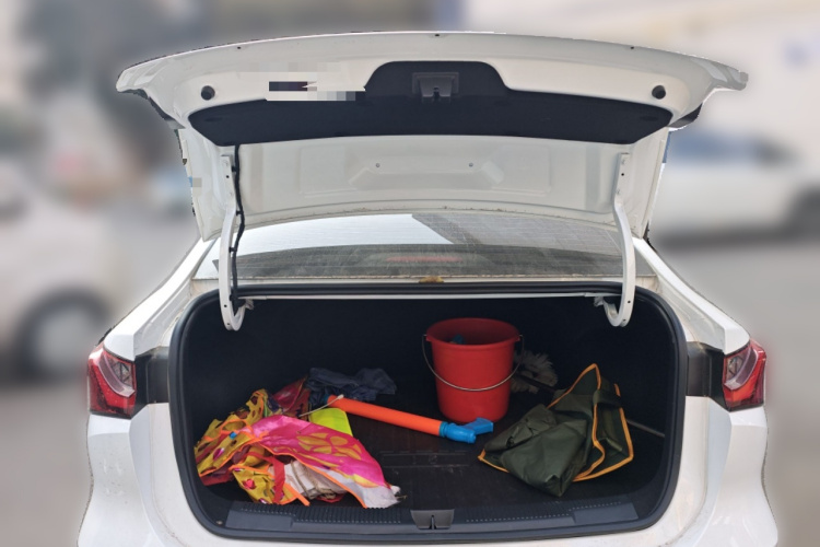 荣威i5 2026款 1.5L 手动舒享版中控内饰23