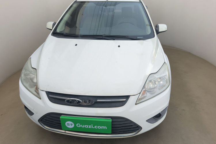 福特 福克斯 2013款 三厢经典 1.8L 自动时尚型车身外观2