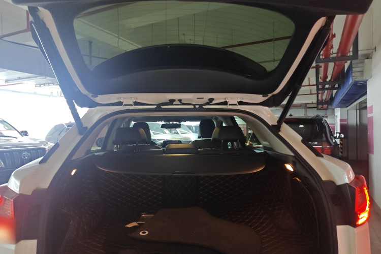 雷克萨斯RX 2016款 300 两驱舒适版 国V机舱底盘23