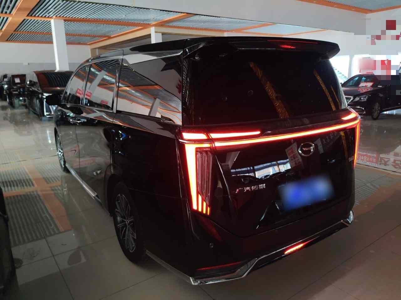 广汽传祺 传祺M8 2024款 大师系列 400T 至尊版(3)