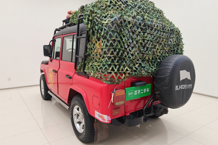 BAW北汽制造 212经典 2016款 2.0L 方门 四驱豪华型 国V车身外观5