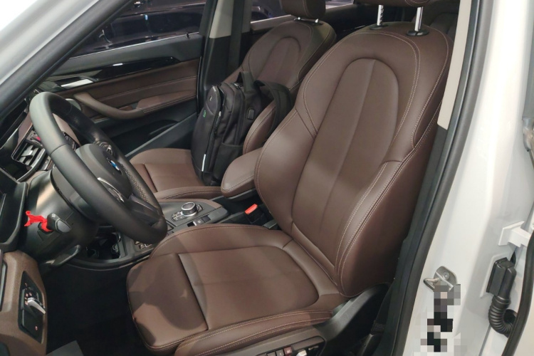 宝马X1 2022款 sDrive25Li 领先型中控内饰19