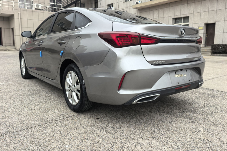 长安 逸动 2022款 PLUS 1.6L GDI CVT精英型车身外观6006