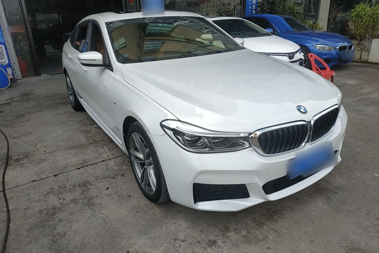 宝马6系GT 2019款 630i M运动套装车身外观3