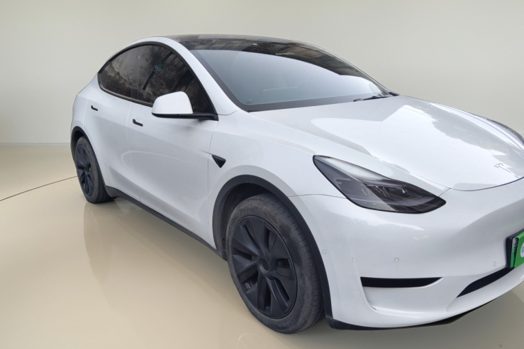 特斯拉 Model Y 2023款 后轮驱动版车身外观3